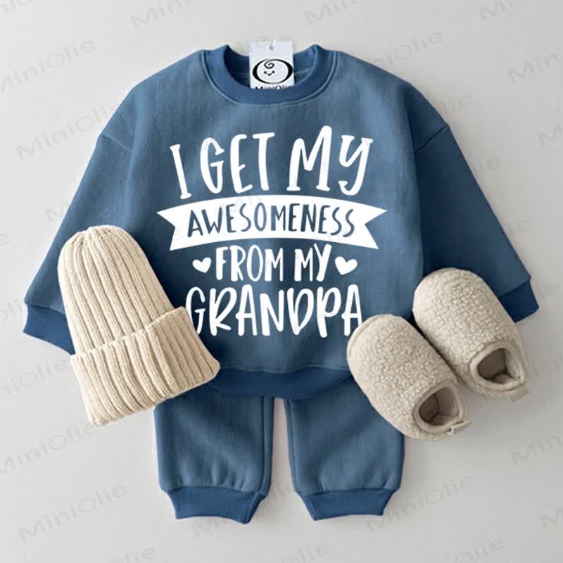 I GET MY AWESOMENESS FROMMY GRANDPA – Baby Sportanzug , 2-teiliges Set - Blau - 2-3J - image 1