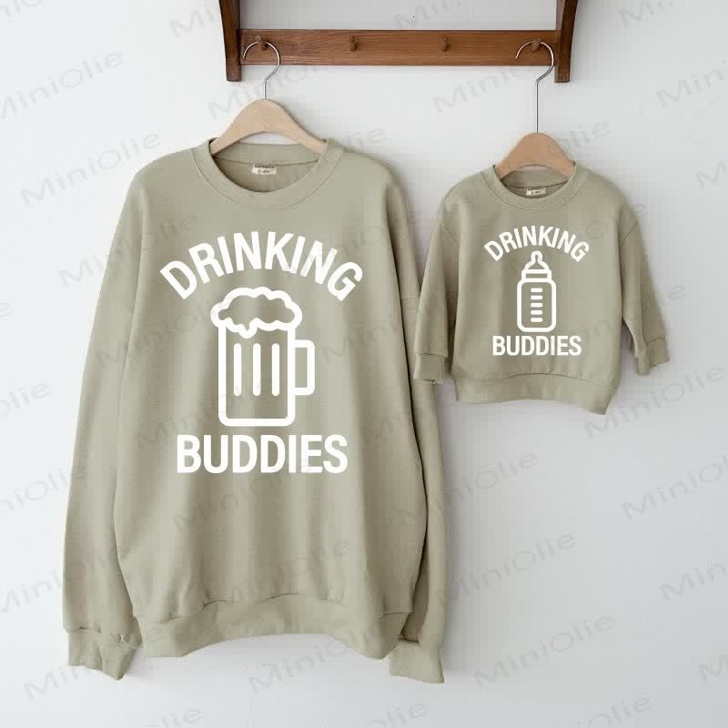 DRINKING BUDDIES Grau Grün Familien Sweatshirt  - Grau Grün - XL - image 1