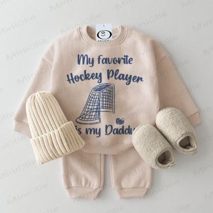 MY FAVORITE HOCKEY PLAYER IS MY DADDY Baby Beige Sweatshirt 2-teiliges Set - Beige - 2-3J - image 1