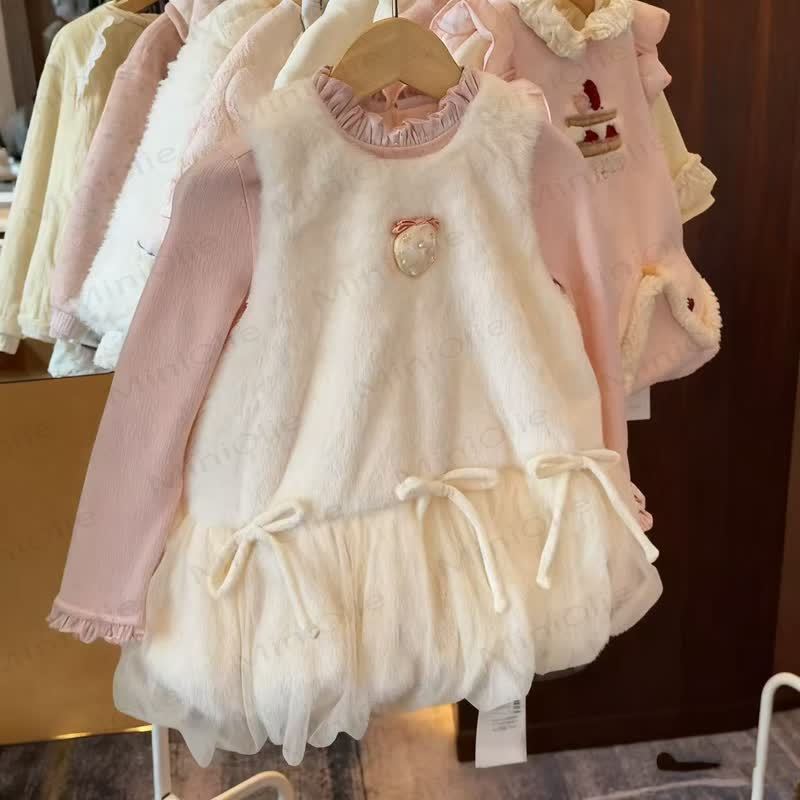 Kleinkind Vlies Kleid mit Erdbeere und Schleife / Rosa Spitze - image 1