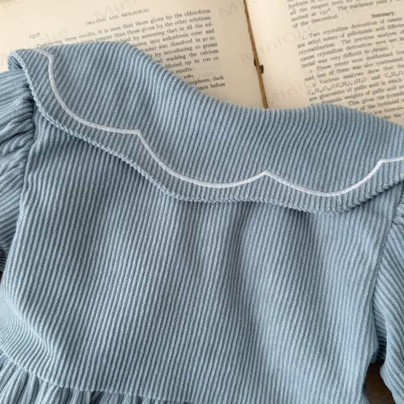 Kleid/ Bodysuit mit Blume für Baby und Kleinkind - image 7