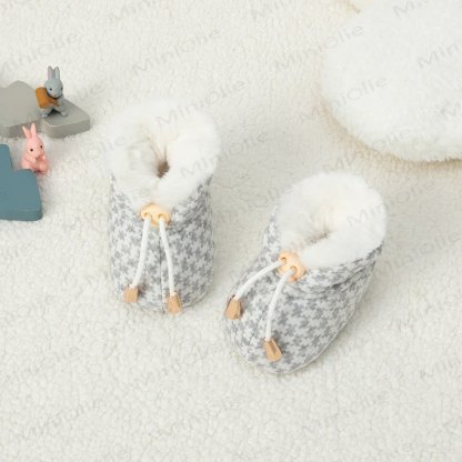 Baby mit Schachbrett und Vlies - Grau - 6-12M - image 2