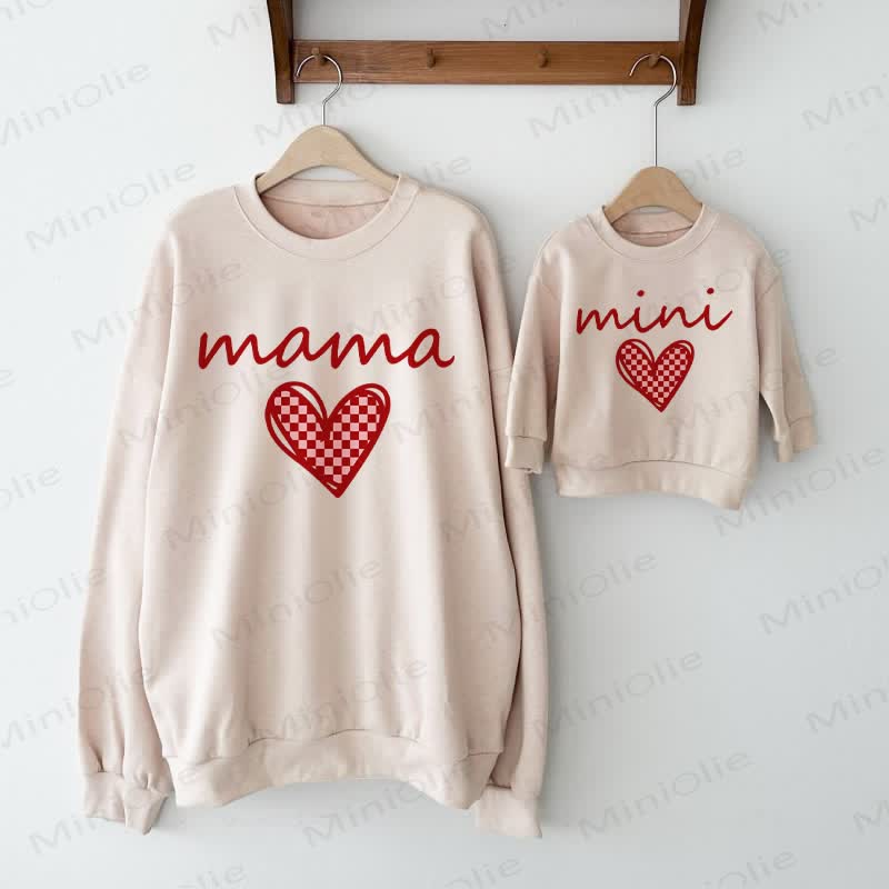 MAMA/MINI Baby Schachbrett Herz Beige Familien Sweatshirt - Beige - Sweatshirt für Erwachsene: XL - image 1