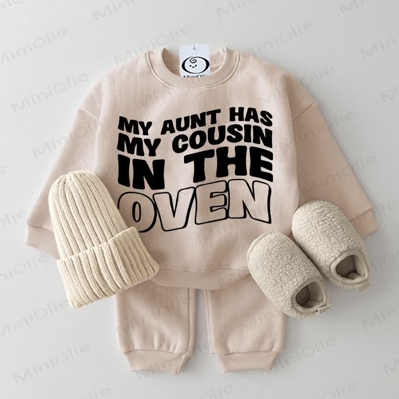 „MY AUNT HAS MY COUSIN IN THE OVEN“ Baby Sweatshirt Set, 2-teilig , Beige - Beige - 2-3J - image 1