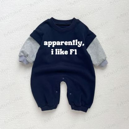 APPARENTLY I LIKE F1 der Dunkelblau Farbblock Strampler von F1 für Baby und Kleinkind . - Dunkelblau - 18-24M - image 1