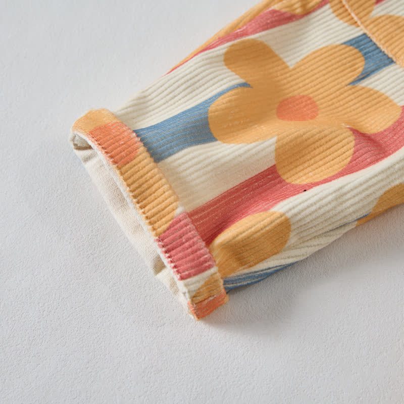 Baby Kleinkind mit farbigen Streifen und Hose - image 6