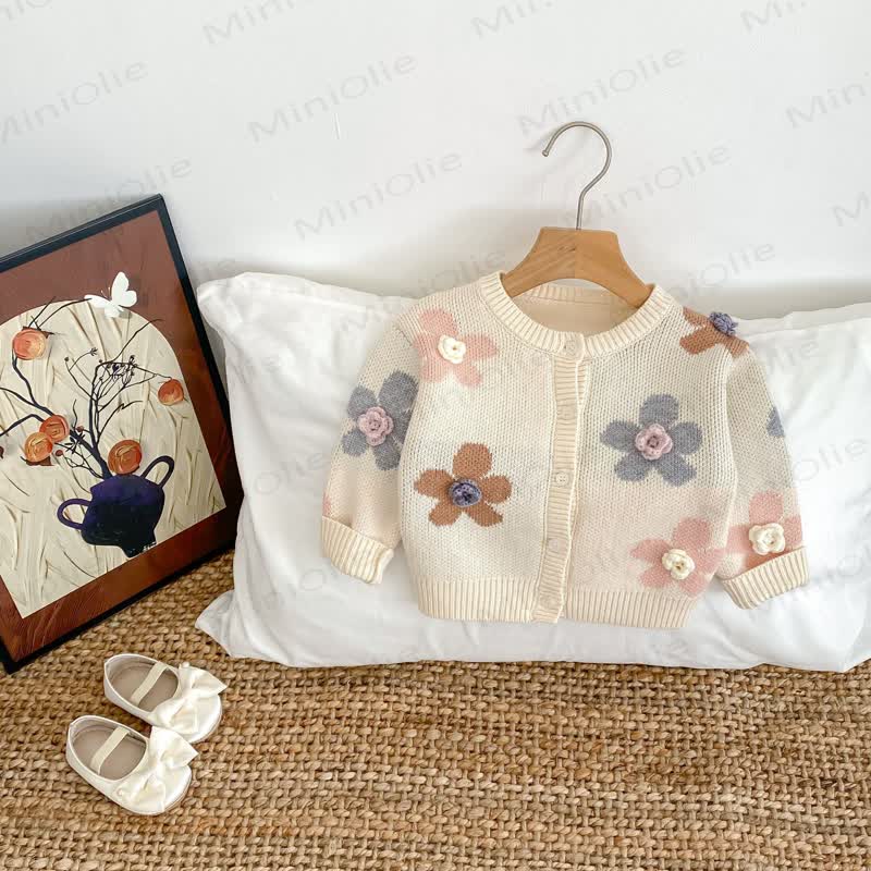 Baby Strickjacke mit Blume - image 3
