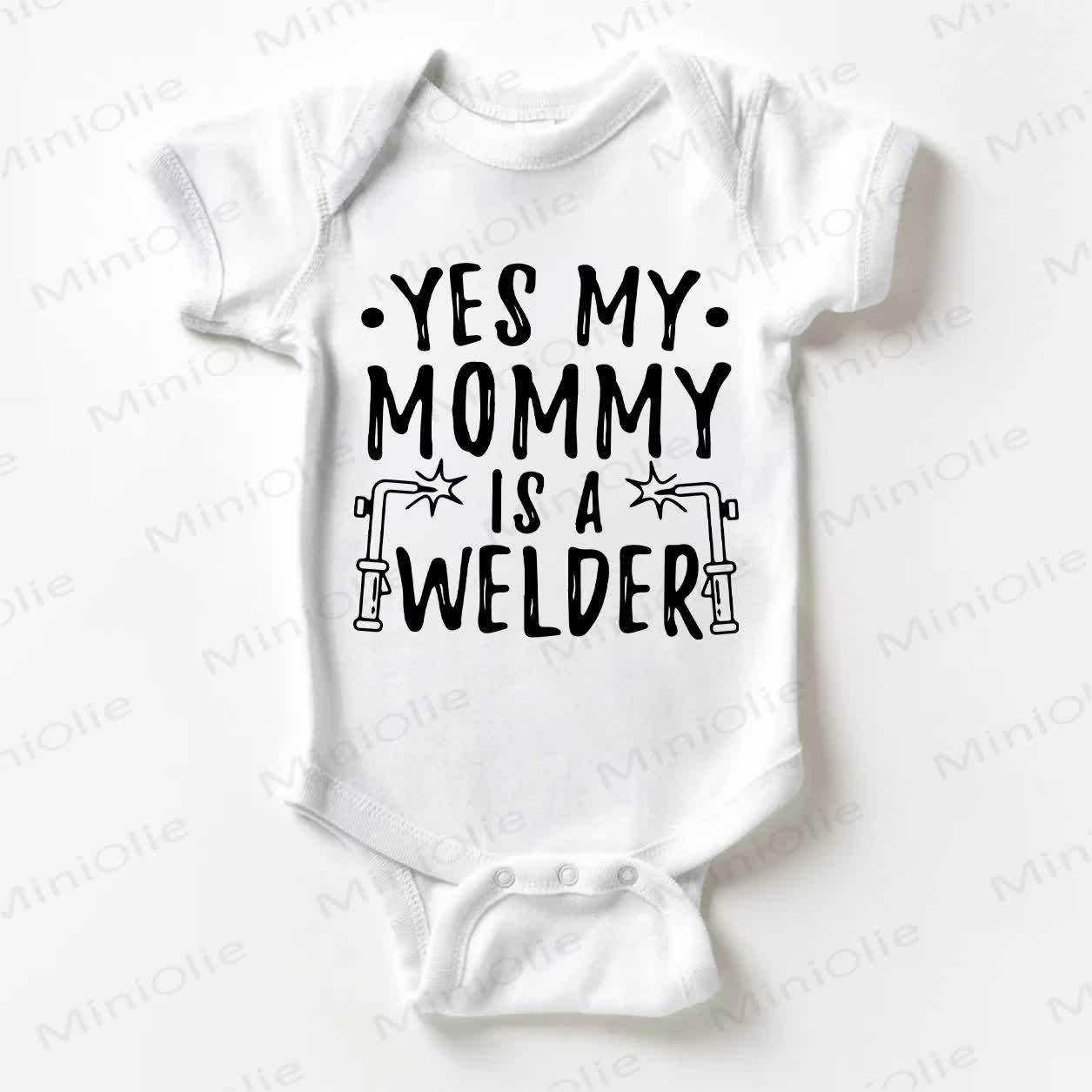 YES MY MOMMY IS A WELDER Baby Bodysuit in Weiß - Weiß - 18-24M - image 1
