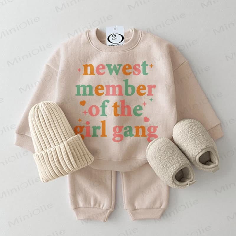NEWEST MEMBER OF THE GIRL GANG Baby Sweatshirt Beige 2-teiliges Set - Beige - 2-3J - image 1