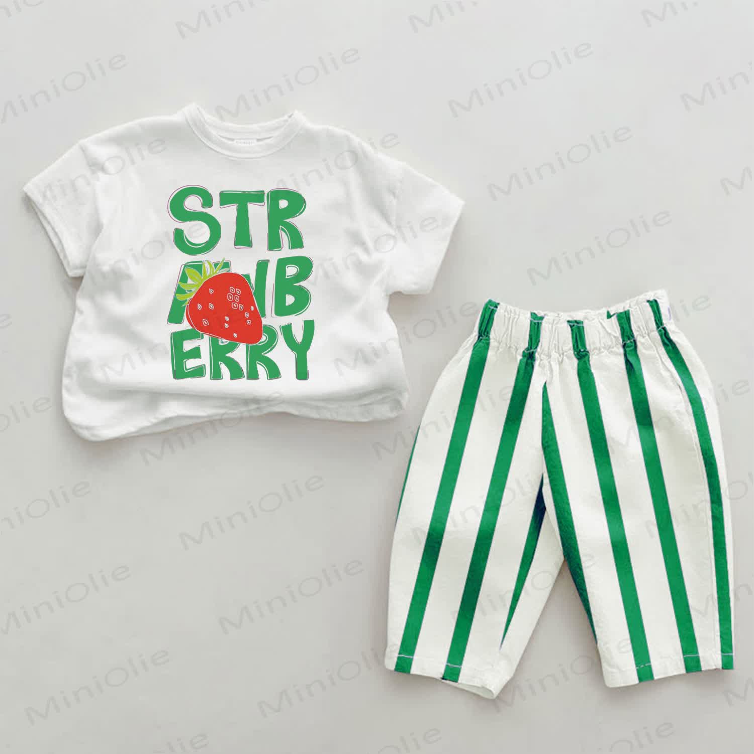 Erdbeere Kleinkind -Outfit- Set – Baby T-Shirt mit Aufdruck & Streifen Hose - Weiß & Grün - 2-3J - image 1