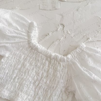 Baby Mädchen Set aus Spitze und Shorts mit Puffärmeln - image 2