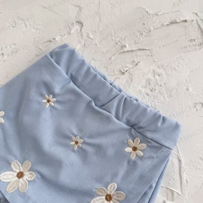 Baby Mädchen Set aus Spitze und Shorts mit Puffärmeln - image 3