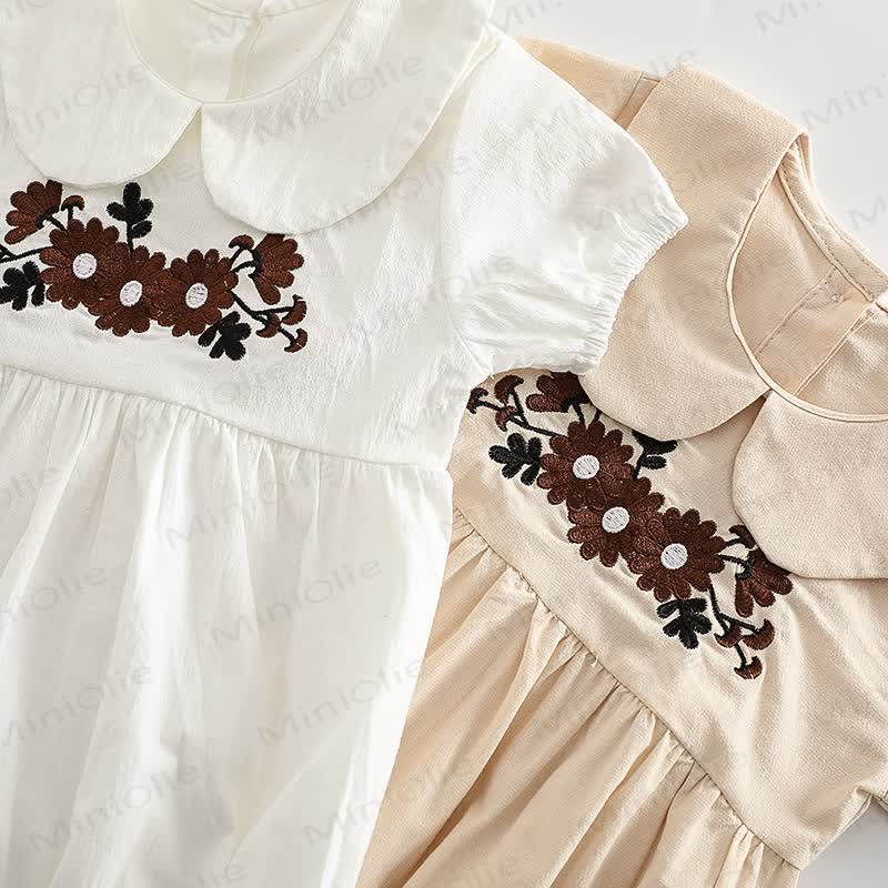 Baby mit Peter-Pan-Kragen und Bodysuit - image 10