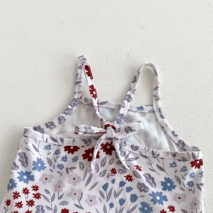 Baby Badeanzug mit Blumen und Rüschen, inklusive Hut - image 4