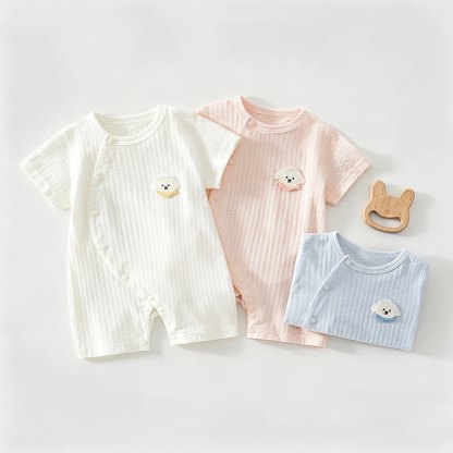 Baby Strampler mit Einfarbig Hundemotiv und Druckknöpfen Strampler - image 1