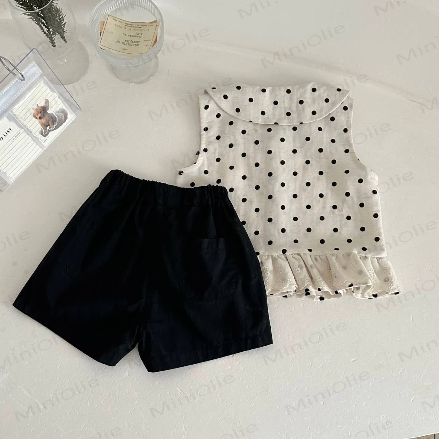 Baby Mädchen Set: Tanktop mit Peter-Pan- Punktmuster und Schwarz Shorts - image 3