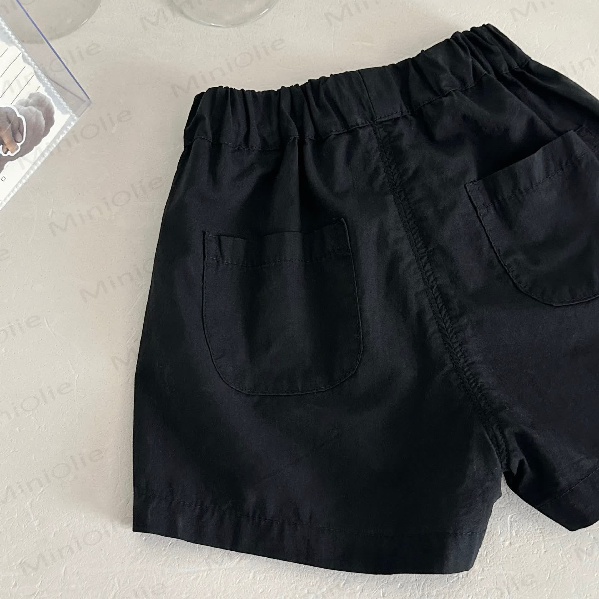 Baby Mädchen Set: Tanktop mit Peter-Pan- Punktmuster und Schwarz Shorts - image 5