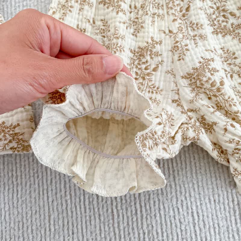 2-teiliges Set für Baby : Weiß/ Blumen Oberteil und Shorts mit Blumenmuster, Spitze und Shorts - image 8