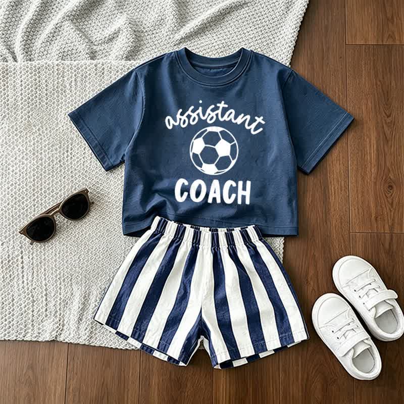 ASSISTANT COACH Baby Kleinkind T-Stück und Streifen Shorts 2-teiliges Set - Blau - 3-5J - image 1