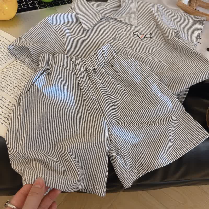 2-teiliges Set für Kleinkind-Jungen : Streifen Hemd und Shorts mit Gestickt - image 2