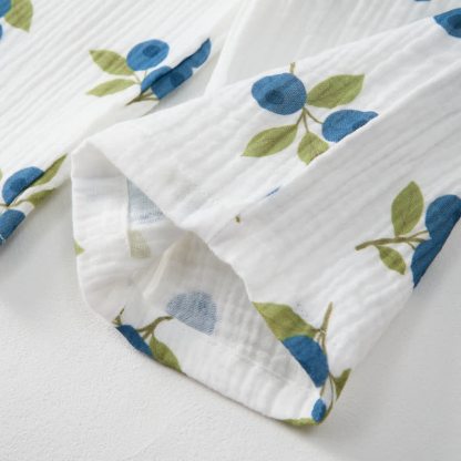 Zweiteiliges ärmelloses Set für Baby und Kleinkind , weiß mit Blurberry-Muster - image 5