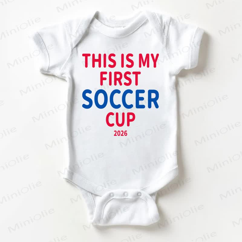 THIS IS MY FIRST SOCCER CUP 2026 Baby - Bodysuit in Weiß - Weiß - 18-24M - image 1