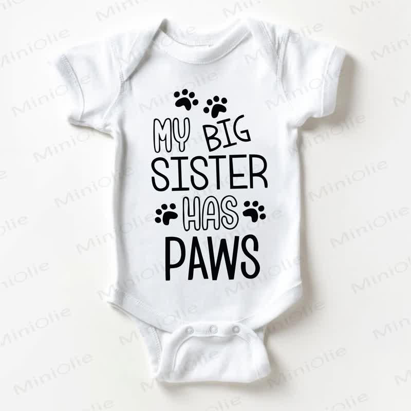 MY BIG SISTER HAS PAWS Baby Bodysuit mit Slogan , weiß - Weiß - 18-24M - image 1