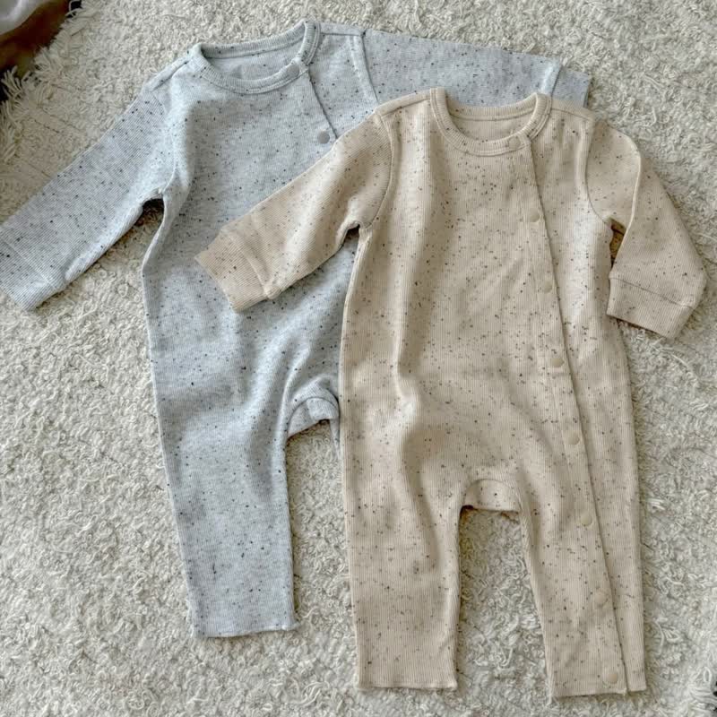 Baby Punkte mit Punkten und Strampler Mütze - image 1