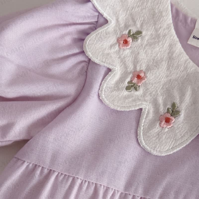 Baby Mädchen Strampler „Fliederblüte“ mit Gestickt Strampler - image 4