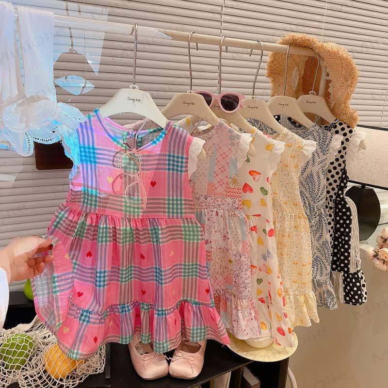 Kleid für Kind und Mädchen mit Rüschenärmeln - image 1