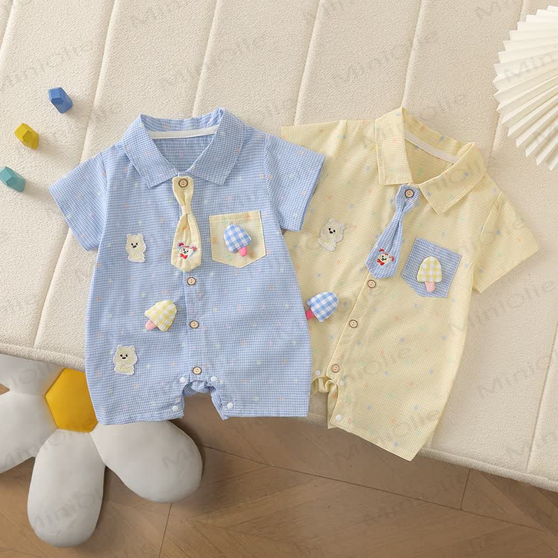 Baby Bär mit Tasche, Bindekragen und kurzen Strampler - image 1