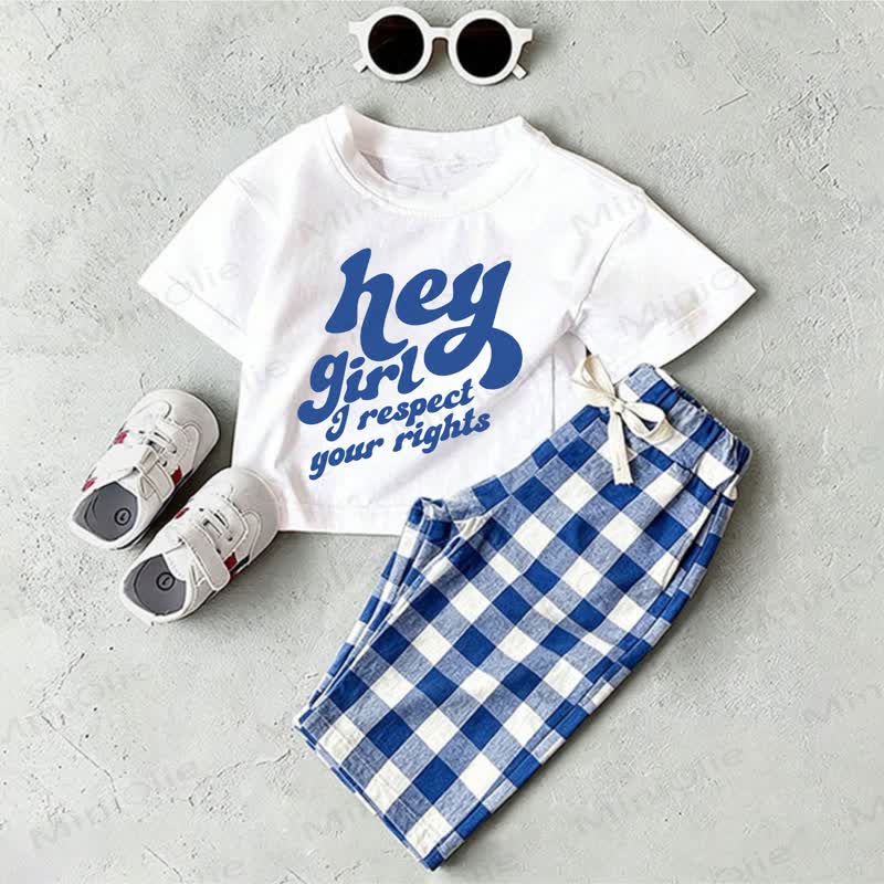 HEY GIRL I RESPECT YOUR RIGHTS! Baby T-Shirt mit weißem Slogan und Blau Plaid Hose , 2-teiliges Set - Weiß & Blau - 2-3J - image 1