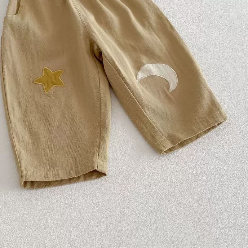 Kleinkind mit Mond- und Sternenaufnäher , bequeme Hose - image 8