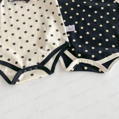 Bodysuit Baby mit Punktmuster und Schleife - image 6
