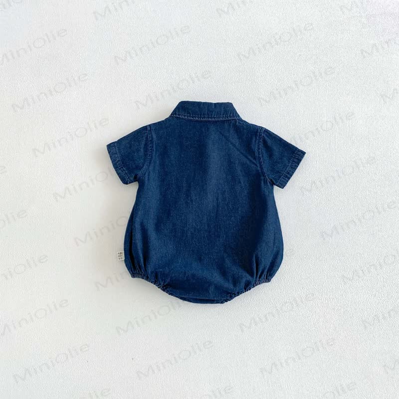 Baby Denim Bodysuit in Rot mit Druckknopfkragen - image 4