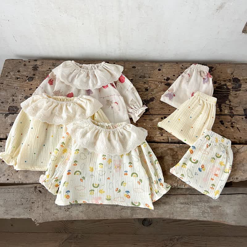 Zweiteiliges Set für Baby : Beige bedrucktes Spitze und Hose - image 1
