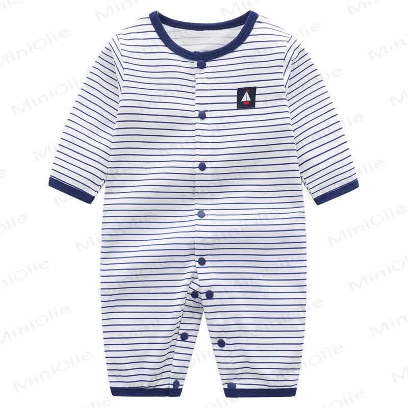 Baby Strampler mit Streifen und Segelboot-Print, Strampler vorne - image 2