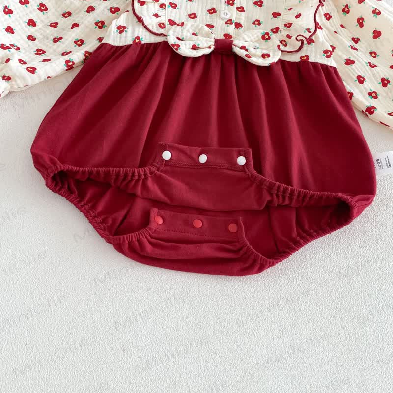 Baby Bodysuit in Rot mit Blumen und Rüschenkragen - image 11