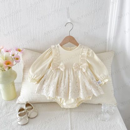 Baby Bodysuit mit Vintage - Spitzenbesatz  - image 4