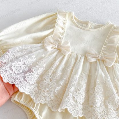 Baby Bodysuit mit Vintage - Spitzenbesatz  - image 8