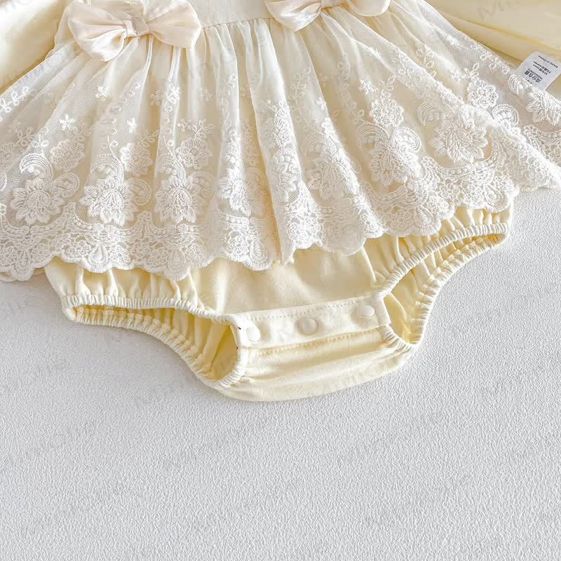 Baby Bodysuit mit Vintage - Spitzenbesatz  - image 9