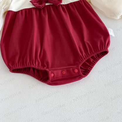 Baby mit Schleife und Peter-Pan-Kragen - image 12
