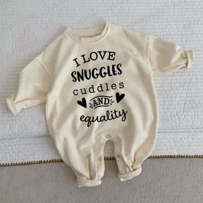 I LOVE SNUGGLES CUDDLES AND EQUALITY – Baby Strampler in Beige - Beige - 2-3J - image 1