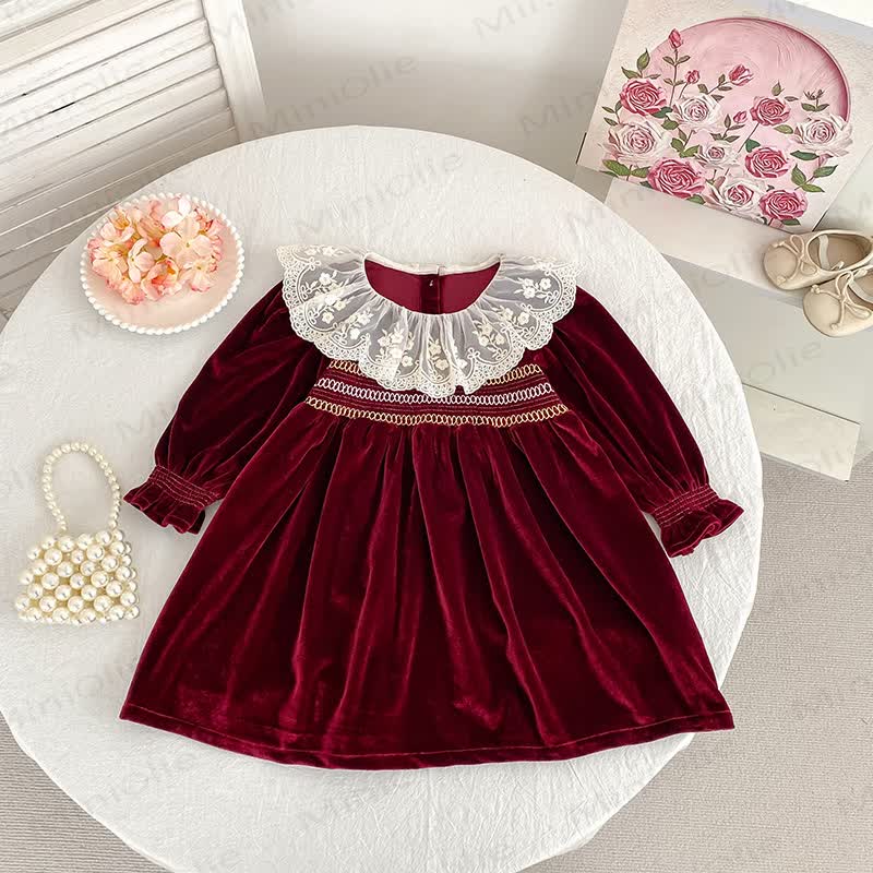 Baby und Bodysuit aus burgunderfarbenem Lace mit Kleid - image 7