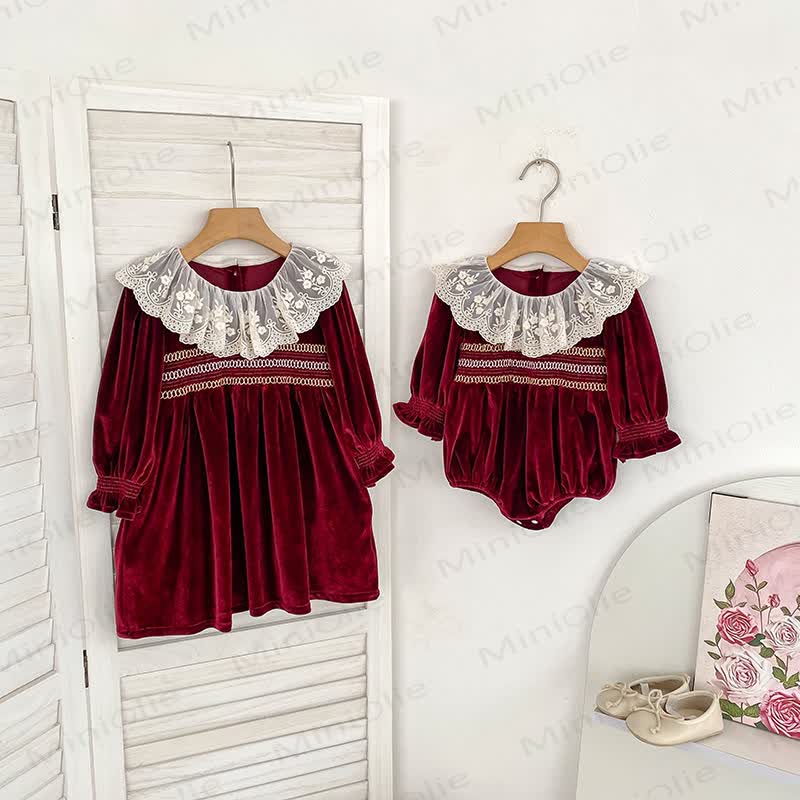 Baby und Bodysuit aus burgunderfarbenem Lace mit Kleid - image 3