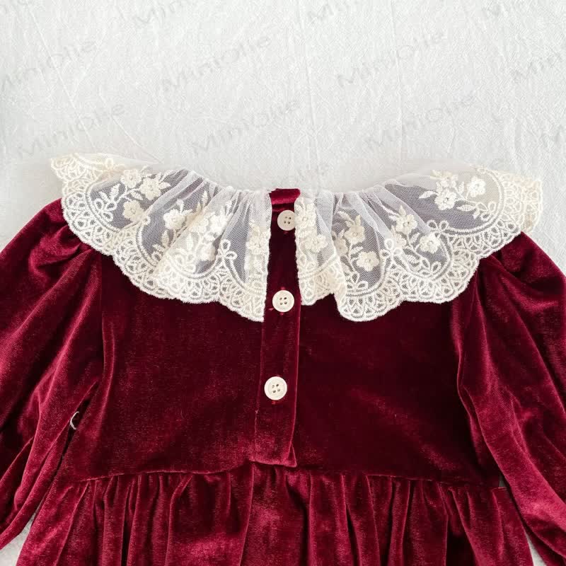 Baby und Bodysuit aus burgunderfarbenem Lace mit Kleid - image 9