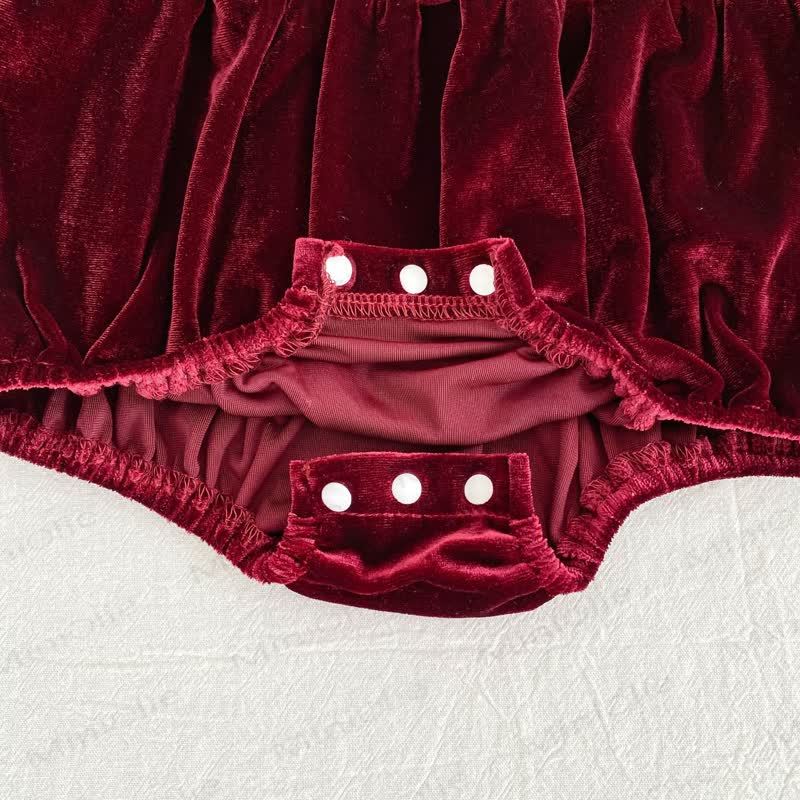 Baby und Bodysuit aus burgunderfarbenem Lace mit Kleid - image 14