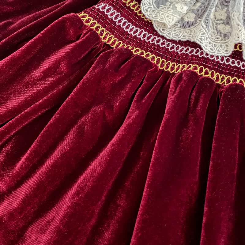 Baby und Bodysuit aus burgunderfarbenem Lace mit Kleid - image 13