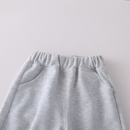Baby Kleinkind - Set mit kariertem Sweatshirt und Hose im Lagenlook, 2-teilig - image 10
