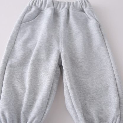 Baby Kleinkind - Set mit kariertem Sweatshirt und Hose im Lagenlook, 2-teilig - image 11